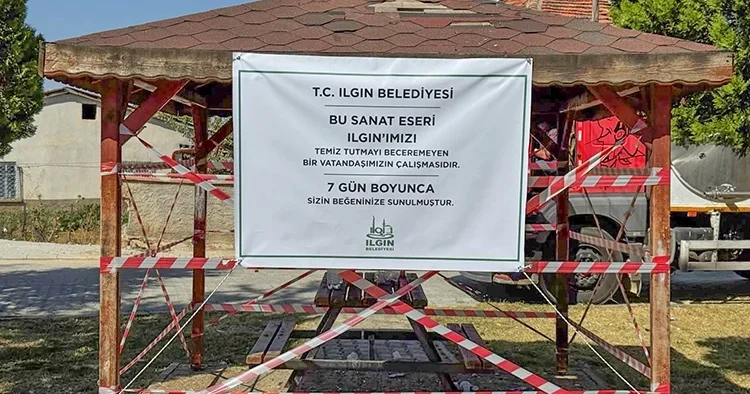 Konya da kirli bırakılan kameriye belediye tarafından 7 gün süreyle kullanıma kapatıldı