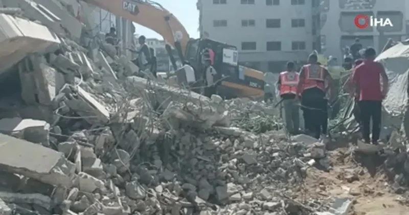 Gazze de 7 katlı bina çöktü: Çok sayıda can kaybı var!