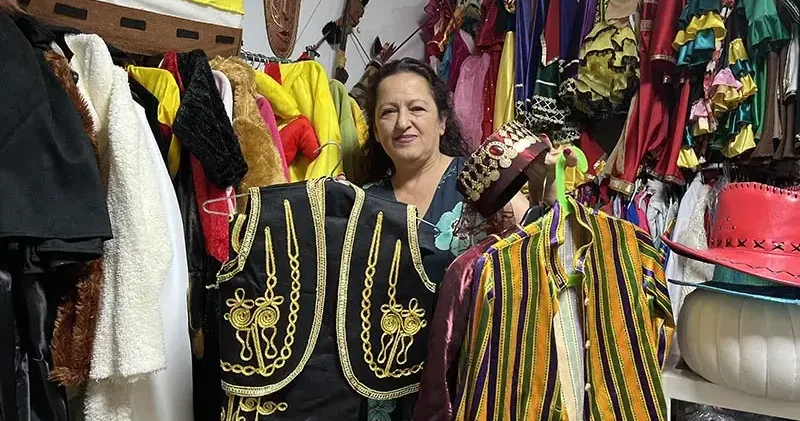 Memurluğu bıraktı, kostüm tasarımı merakını mesleğe dönüştürdü