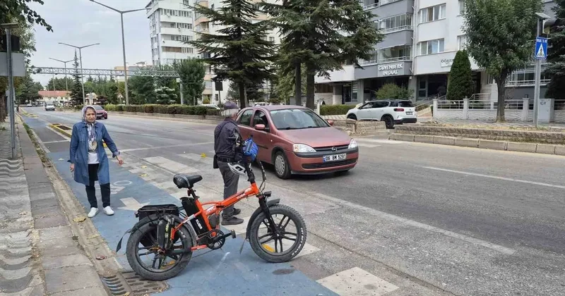 Eskişehir’de otomobilin çarptığı bisiklet sürücüsü yaralandı