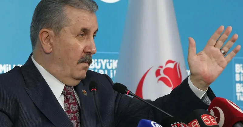 Destici yi küplere bindiren bayrak! Genel sekretere dönüp sordu: Bu nedir?