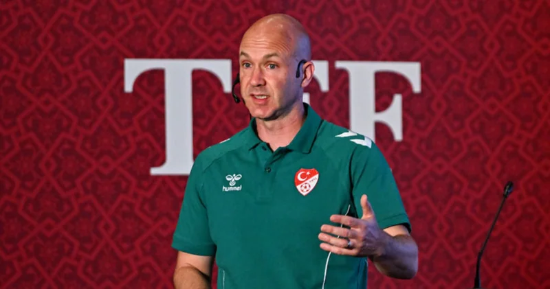 Anthony Taylor Süper Lig deki tartışmalı pozisyonları tek tek açıkladı!