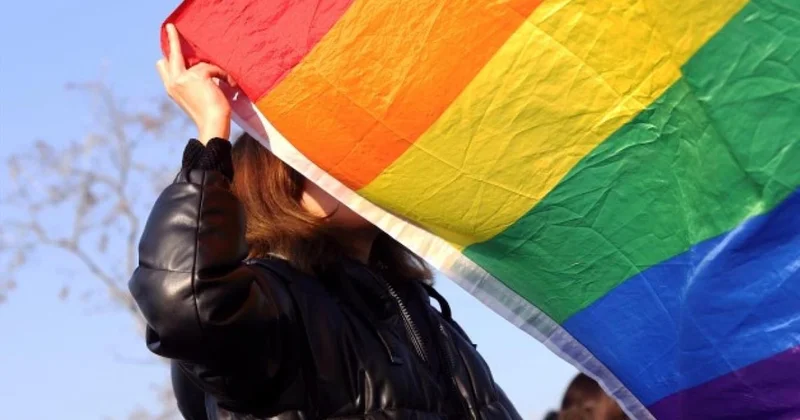 LGBTİ+ soruşturmasında gazeteci Tuğba Tekerek ve 7 Kaos GL üyesi tutuklandı Sözcü Gazetesi