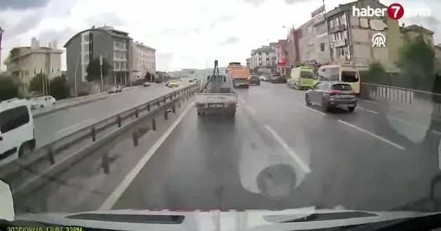 İstanbul da ambulansa yol vermeyen sürücü yakalandı
