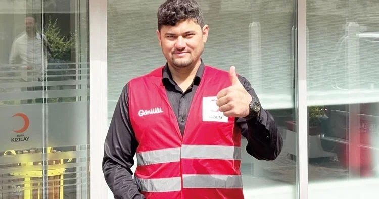 17 yıl önce uzanan eli unutmadı... Pakistanlı Jabbary Türk Kızılay gönüllüsü oldu