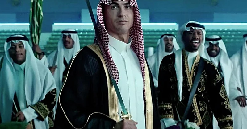 Ronaldo dan futbol dünyasını sarsacak hamle! Komple satın alıyor