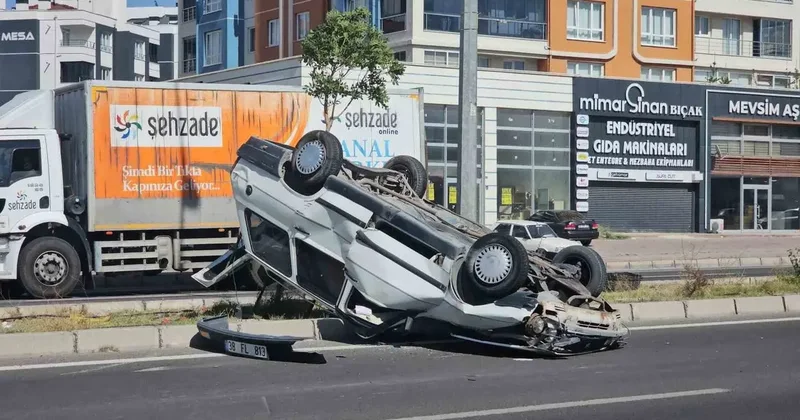 Takla atan otomobilden burnu bile kanamadan çıktı