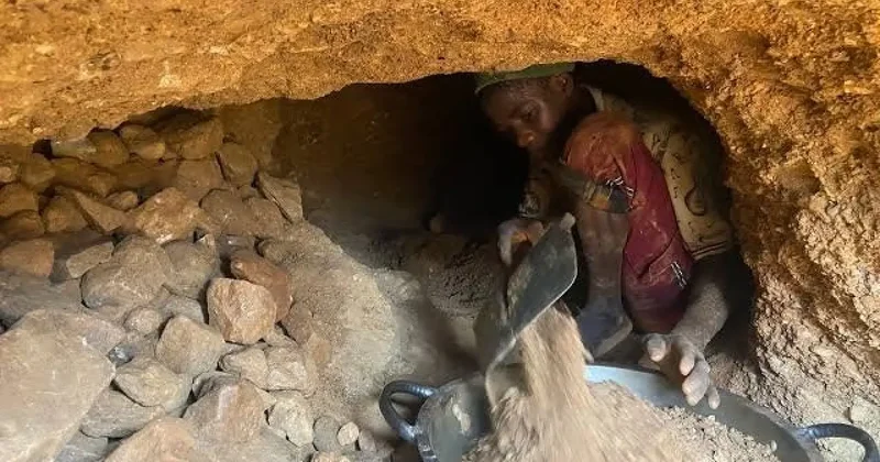 Sudan da altın madeni göçtü: En az 60 ölü!
