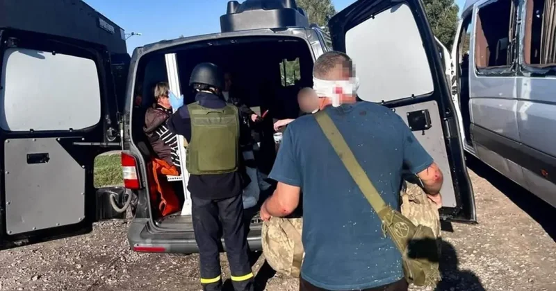 Yolcu otobüsü vuruldu: Çok sayıda ölü!
