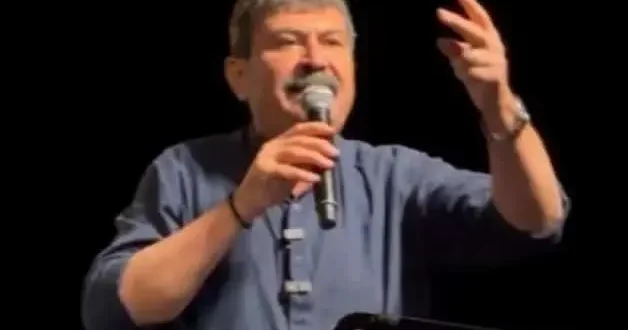 Üreticiyle bir arya gelen CHP’li Toroslar Belediye Başkanı Abdurrahman Yıldız skandal ifadelere imza attı: Satmayın! Götürün dereye dökün