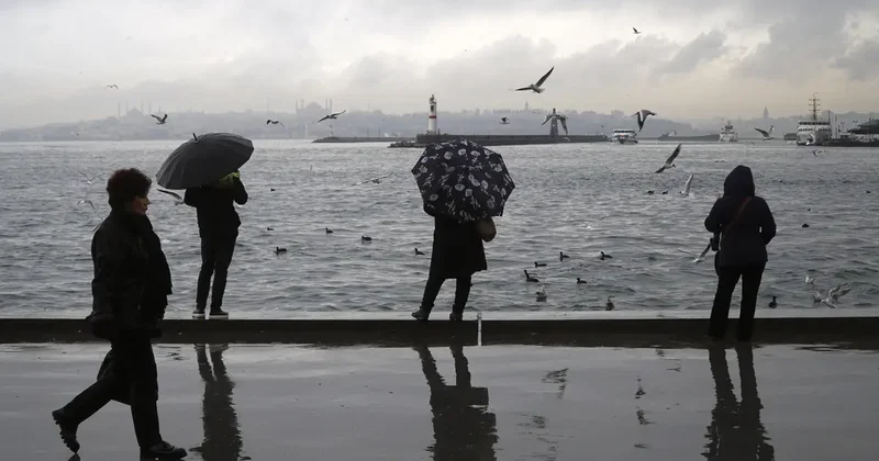 İstanbul da hava bir anda değişti: Yağış için yeni uyarı geldi