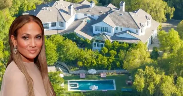 Jennifer Lopez yeni evinin kapılarını açtı! 18 milyon dolarlık malikanesinden ilk kareler