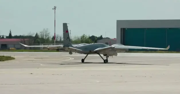 Gök kubbede gövde gösterisi: Akıncı hava hedefini SUNGUR ile vurdu