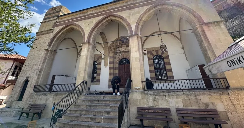 Kahramanmaraş’ın tarihi mirası yeniden ayağa kalktı! Bakan Ersoy 5 camiyi ibadete, Kahramanmaraş kalesi’ni ziyarete açtı