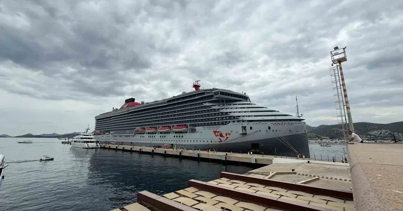 Bodrum’a 2 bin 560 yolcuyla geldi