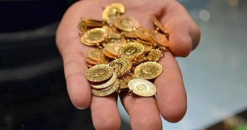Gram altın 5 bin 700 lira oldu