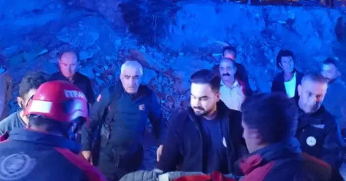 Malatya da yüksekten düşen işçi ağır yaralandı