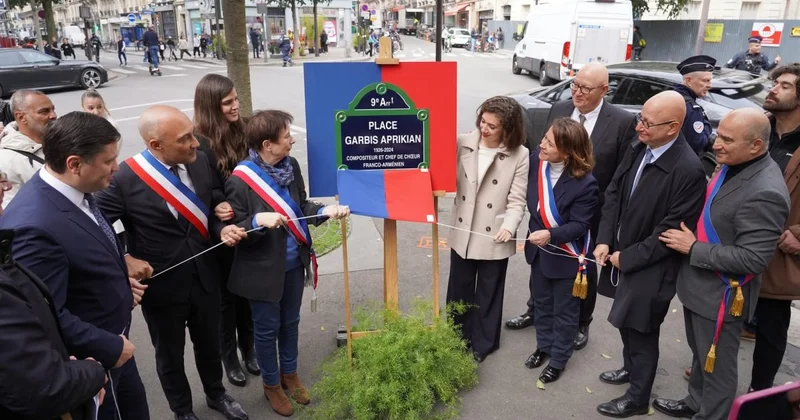 Besteci Garbis Aprikyan ın adı Paris te bir meydana verildi Agos