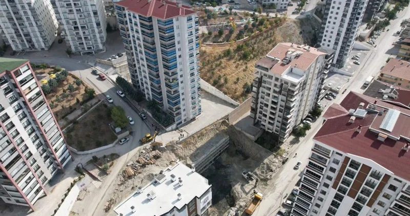 Ankara da toprak kayması: 300 kişinin yaşadığı bina apar topar tahliye edildi