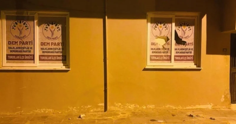 DEM Parti binasına taşlı saldırı