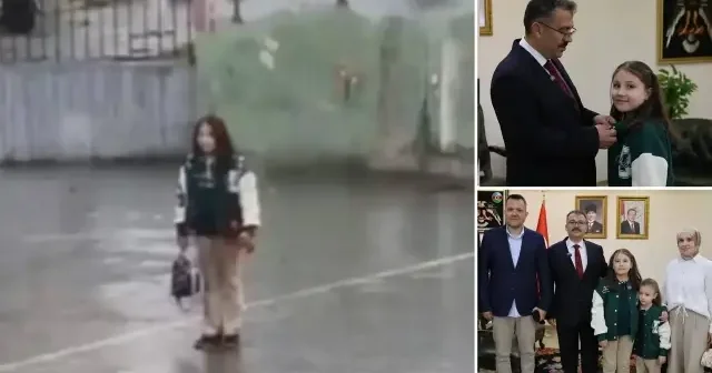 İstiklal Marşı okunurken yağmur altında saygı duruşuna geçen öğrenciye Vali Turan dan çeyrek altın Aktüel Haberleri