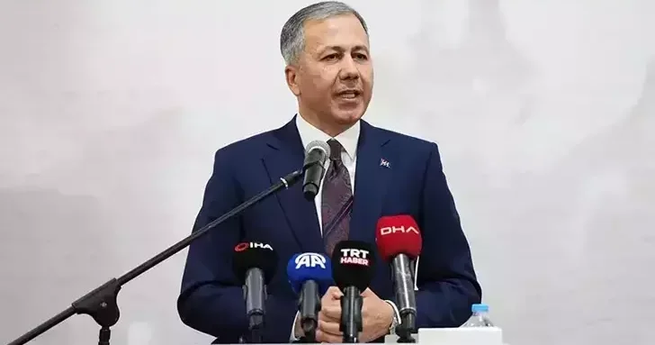 Bakan Yerlikaya: 10 ilde “Change Araç” şebekelerine yönelik geçen hafta düzenlenen operasyonlarımızda; 35 şüpheliyi yakaladık