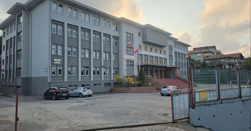 Lisede akran zorbalığı: ‘Sigara kullanmıyorum’ diyen arkadaşının çenesini kırdı Sözcü Gazetesi