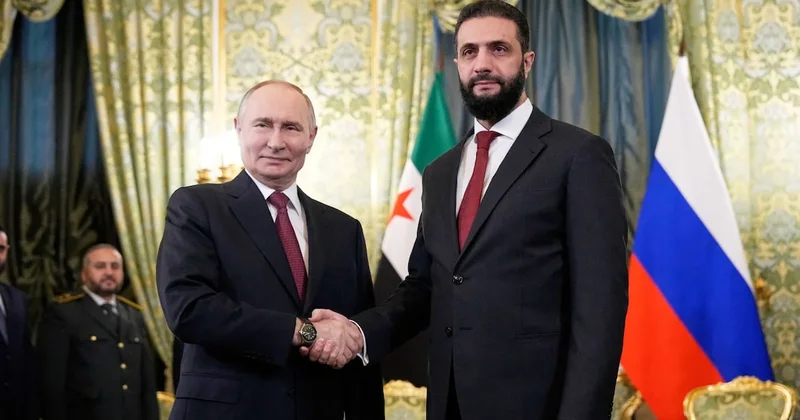 Putin, yok etmeye yemin ettiği Şaraa nın elini sıktı Sözcü Gazetesi