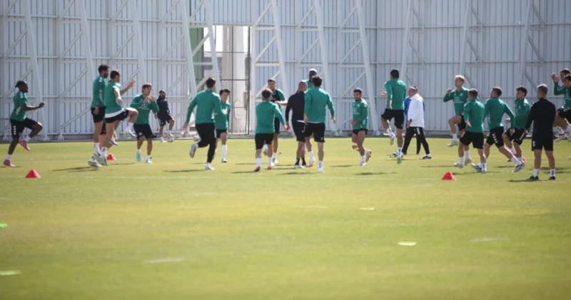 Recep Uçar: Seyircimizin desteğiyle kazanmak zorunda olduğumuz bir maç Tümosan Konyaspor Haberleri