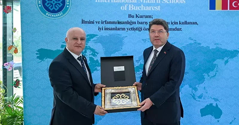 Bakan Tunç, Bükreş Uluslararası Maarif Okulu’nu ziyaret etti