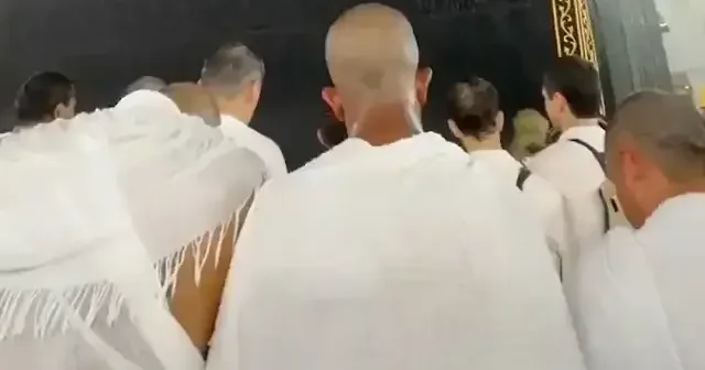 Kabe’de yağmur altında teslimiyet: Dualar rahmetle birleşti VİDEO İZLE