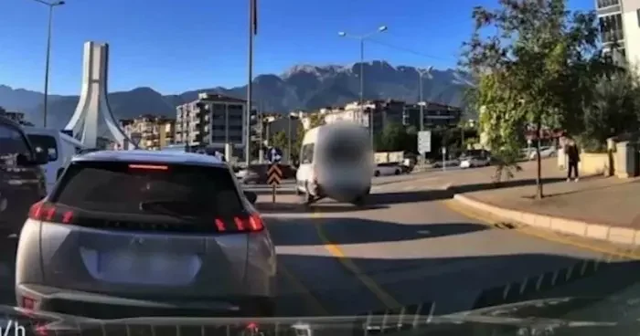 Trafiğe girmek istemeyen uyanık sürücüler polisin radarına takıldı