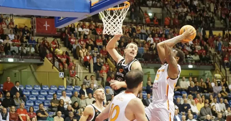 Galatasaray derbiye 4 te 4 le moralli geliyor! Palencesto Trieste Galatasaray MCT Technic maç sonucu 90 91 Fanatik Gazetesi Basketbol Haberleri Spor