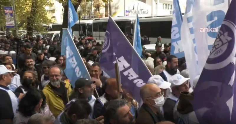 KESK in Adalet Bakanlığı’na yürüyüşüne polis engeli