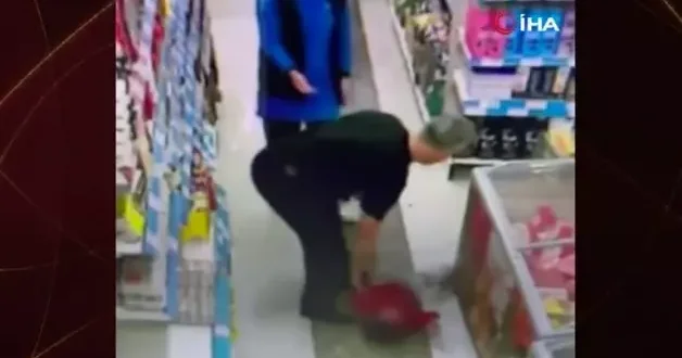 Sözde baba markette çocuğunu tekme tokat dövdü...