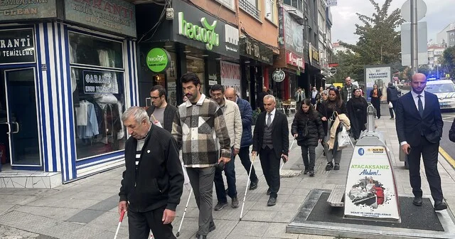 Görme engelliler için beyaz bastonlarla yürüdüler Çorum Haber Habertürk Yerel Haberler