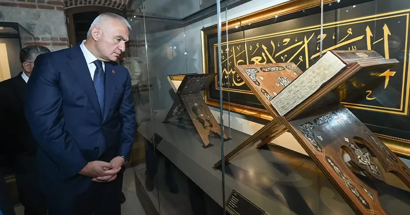 Kâbe’de imzası olan Türk hattattan milletine paha biçilmez armağan