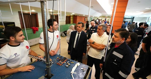 Geleceğin mühendisleri KARDEMİR in üretim tesislerini gezdi KBÜ lü gençler projelerini KARDEMİR de tanıttı Karabük Haber Habertürk Yerel Haberler