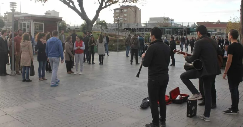 Bu 4 şarkıyı söyleyenler tutuklanıyor: Dinlemesi bile yasaklandı Sözcü Gazetesi