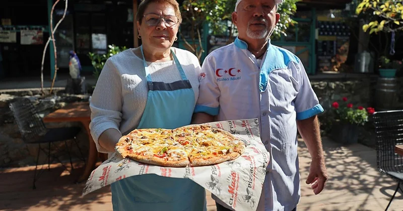 İsveç te emekli olan çiftin Çorum Kargı daki pizzacısına yazın 300 kişi geliyor