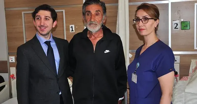 Cebinde taşıdığı iple ayağını kaldırıyordu, ameliyattan bir gün sonra yürüdü