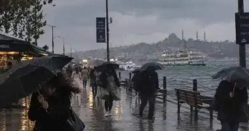 İstanbul da beklenen yağış nedeniyle bazı eğitim ve sınavlara 2 gün ara verildi