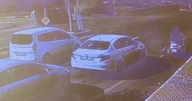 Hafif ticari araçla otomobil çarpıştı; 1’i bebek 3 yaralı