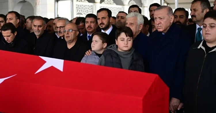Üsküdar Belediye Başkan Vekili Gültekin e veda Cenazede duygusal anlar: Cumhurbaşkanı Erdoğan, ellerini bırakmadı