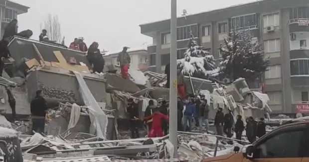 Malatya haberleri 6 Şubat depreminde 16 kişiye mezar olan Hayat Sitesi davasında karar 16 Ekim 2026