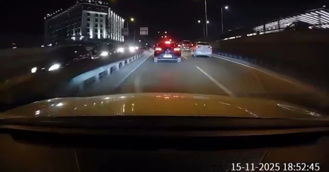 Bursa da zincirleme kaza kameraya yansıdı Hızla gelen otomobil, diğer otomobilin üzerine çıktı Bursa Haberleri