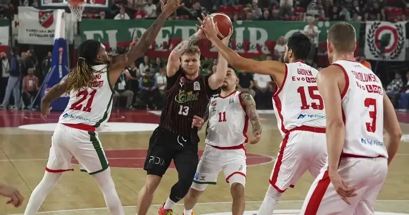 Karşıyaka Erkek Basketbol Takımı galibiyeti unuttu Basketbol Haberleri