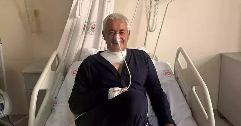 35 yıl sigara içti, gırtlağının yarısı alındı