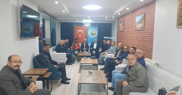 Karakucak Güreşleri Dünya Şampiyonası birincisi Keleş ten Yıldızeli Derneği ne ziyaret Sivas Haberleri