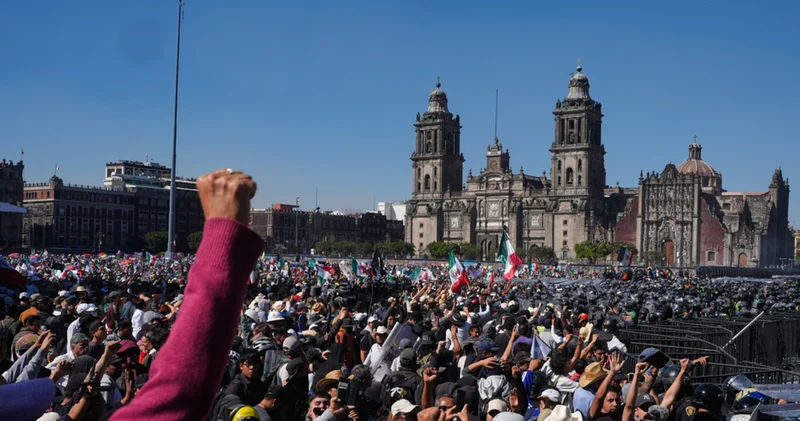 Meksika da binlerce kişi hükümetin güvenlik politikasını protesto etti Dış Haberler
